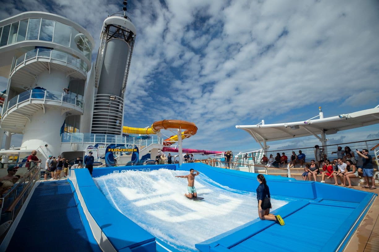 NavigatoroftheSeas024 FlowRider surf simulator